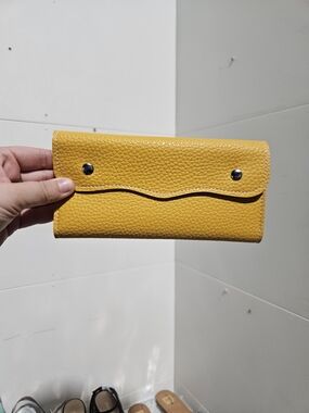 Unisex Mustard Yellow Leather Snap-Closure Wallet Nwot